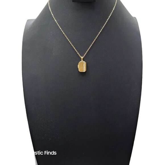 Gold Greenwich‎ Locket Necklace With Chain New - Picture 9 of 11